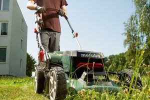 How to choose a gasoline lawn mower?