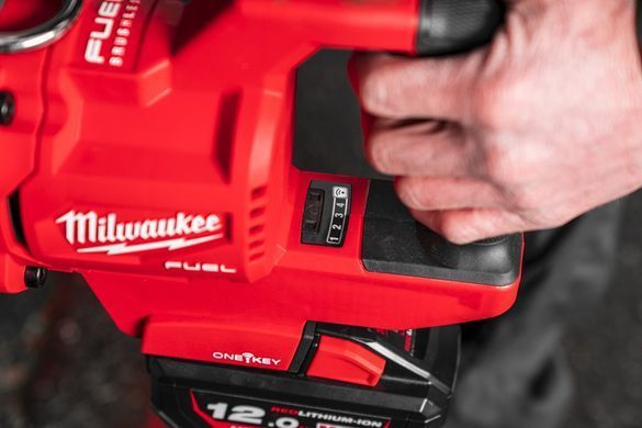 Гайковерт акумуляторний ударний Milwaukee M18 FUEL ONEFHIWF1DS-121C 18 В 1" (4933472072)