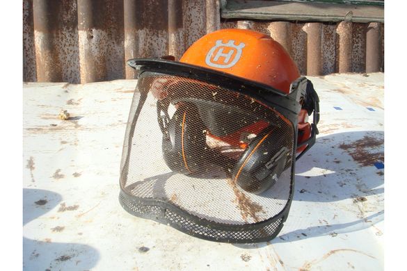 Protective helmet Husqvarna Functional with mesh and headphones HDPE 6 dots (5764124-02)