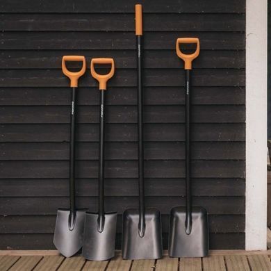 Scoop shovel Fiskars Solid 1490 mm 2200 g (1066720)