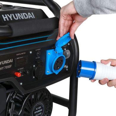 Генератор бензиновий Hyundai 5500 Вт (HHY 7050FE)