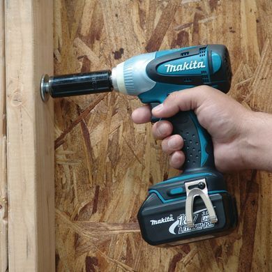 Гайковерт акумуляторний ударний Makita 18 В 230 Нм (DTW251Z)
