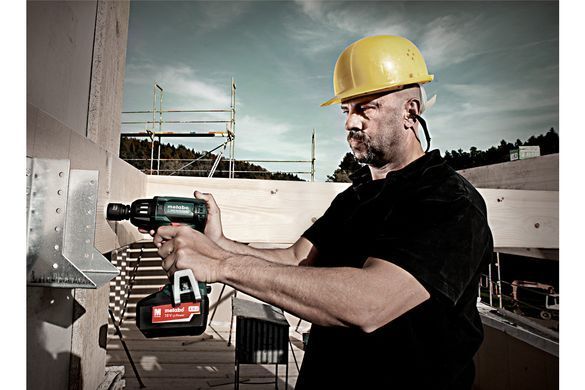 Гайковерт акумуляторний ударний Metabo SSW 18 LTX 400 BL 18 В 400 Нм (602205800)