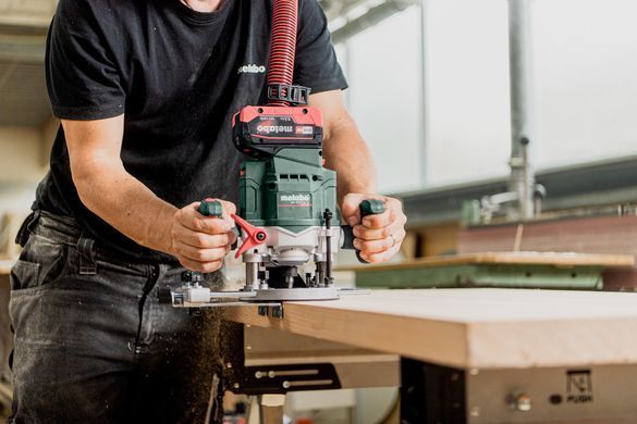Фрезер акумуляторний вертикальний Metabo OFV 18 LTX BL 12 18 В 50 мм (601743840)