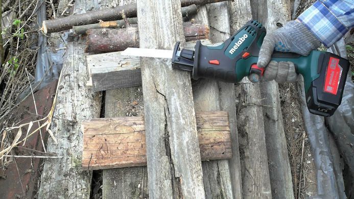 Пила шабельна акумуляторна Metabo SSE 18 LTX Compact 18 В 13 мм (602266840)