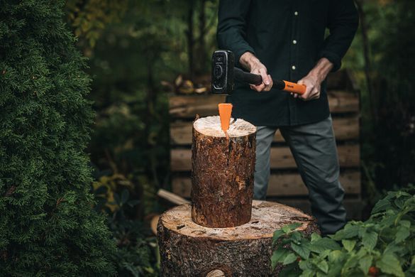 Клин для розколу колод Fiskars 155 мм 0.7 кг (1001614)