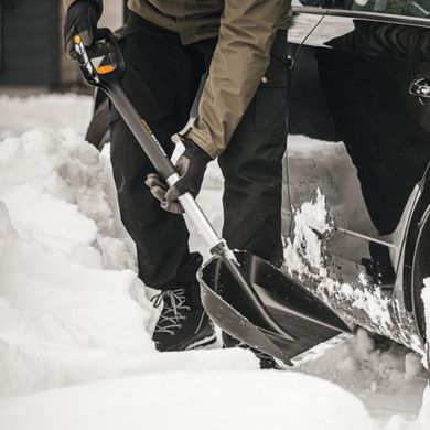 Лопата автомобільна для прибирання снігу Fiskars X-series 987 мм 1.13 кг (1057187)