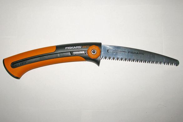 Ножівка садова висувна Fiskars Xtract SW73 223 мм 130 г (1000613)
